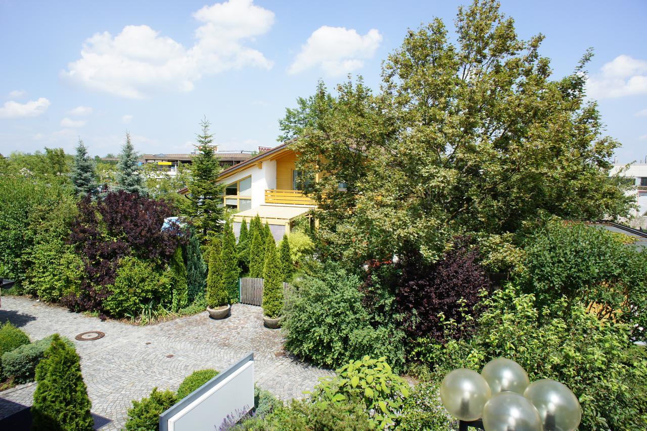 Hotel Am Krone Park Olching Exterior photo
